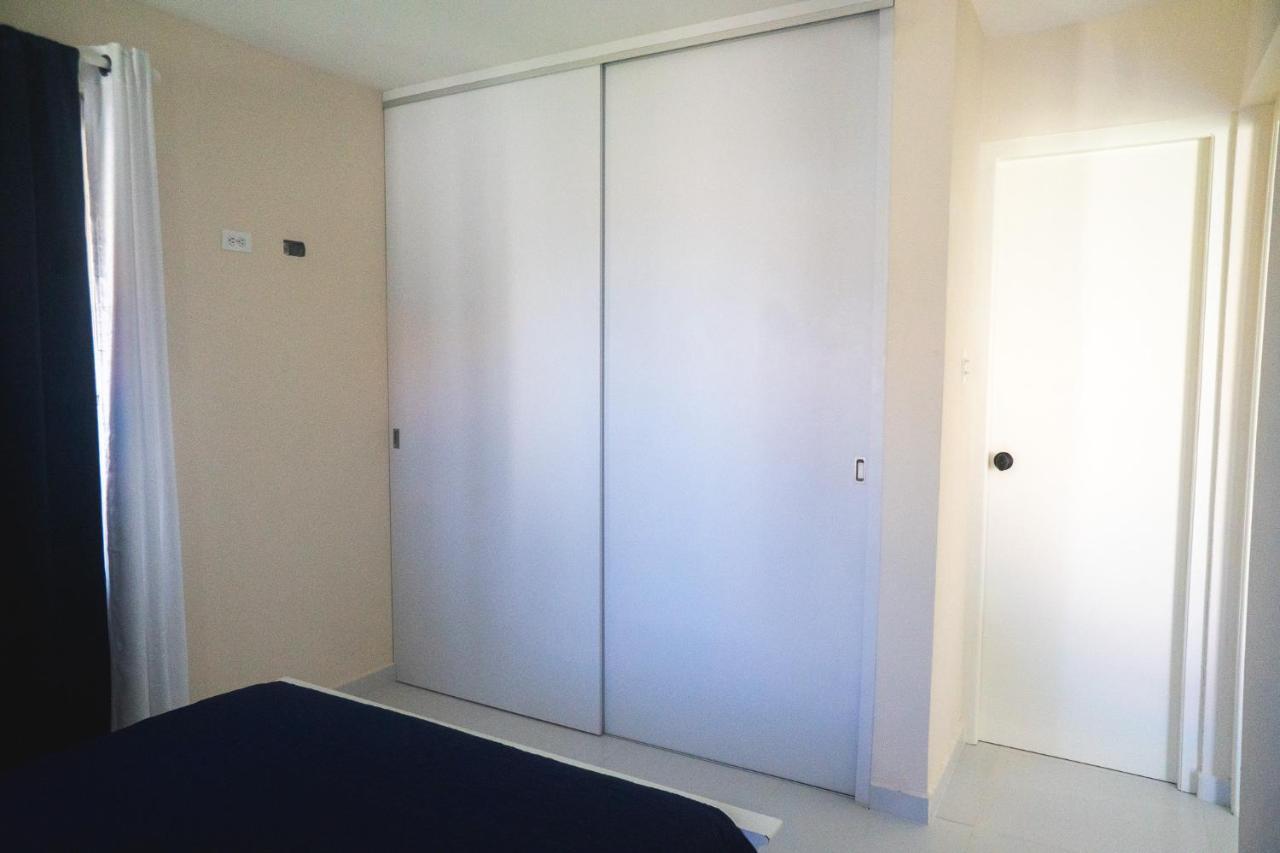 Ferienwohnung Pavia'S Centerpoint Oasis Oranjestad Exterior foto