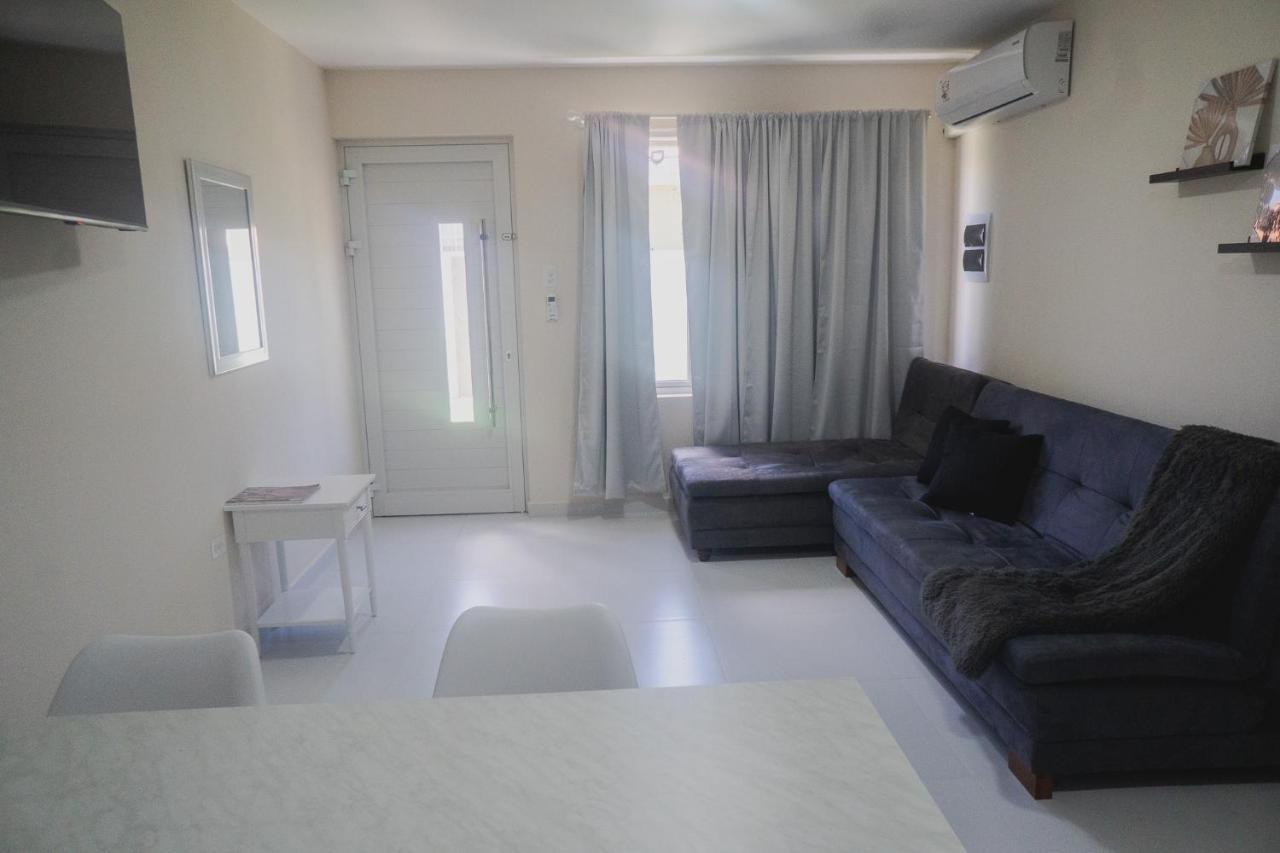 Ferienwohnung Pavia'S Centerpoint Oasis Oranjestad Exterior foto